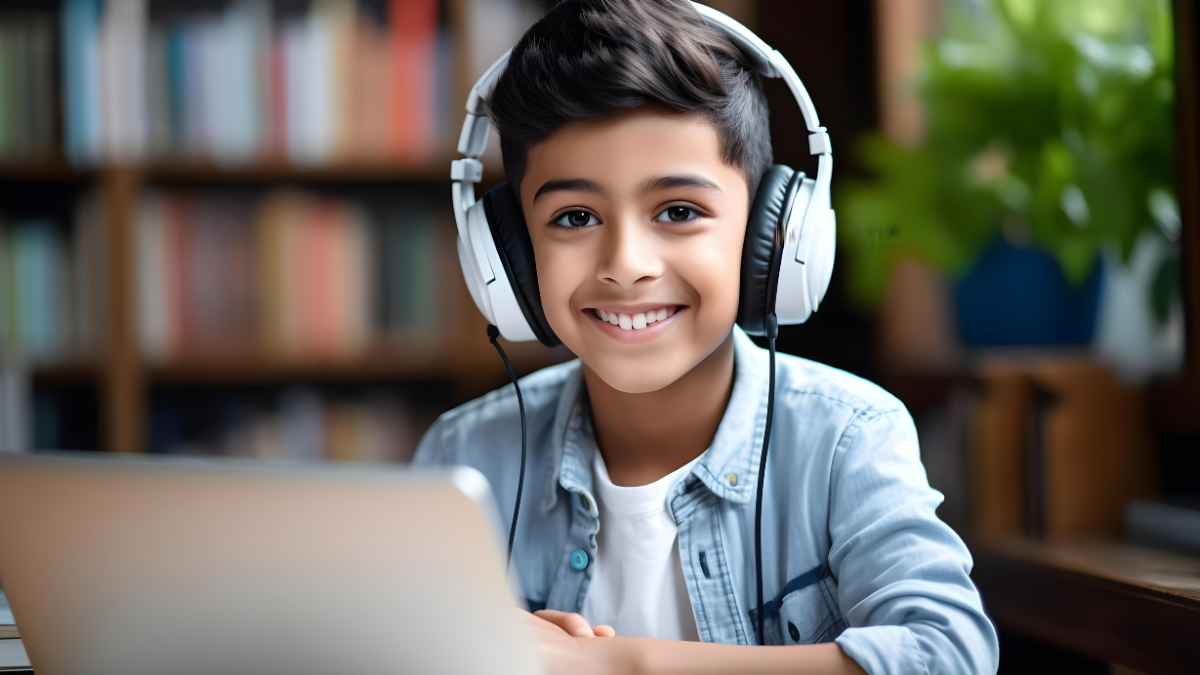 How Maratha Mandal Schools Can Improve English Communication Skills in Students